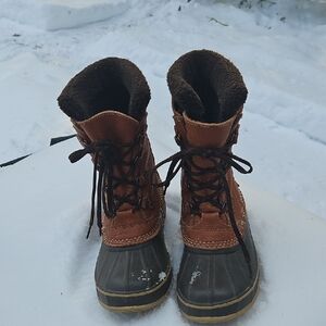 LL Bean Tumbled Leather With Removable Felt Boots